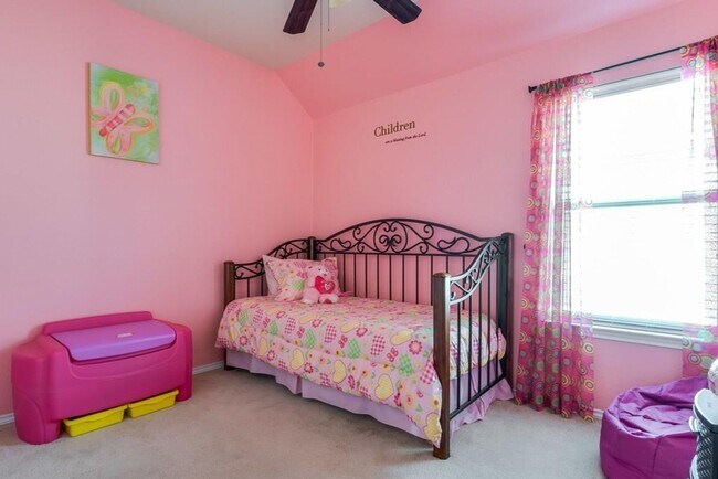 Building Photo - 1261 Rainbow Parke Dr