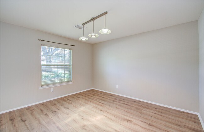 Building Photo - 14731 Country Rose Ln