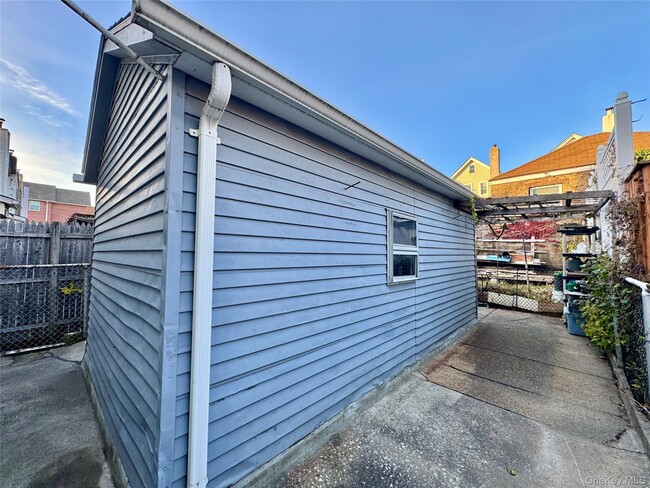 Building Photo - 120-13 28th Ave