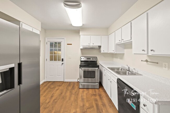 Building Photo - 210 Kilmer Ct