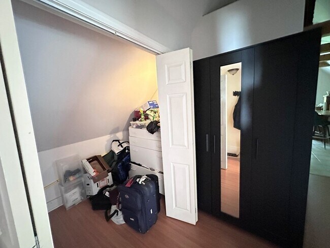 Building Photo - 69 Antwerp St