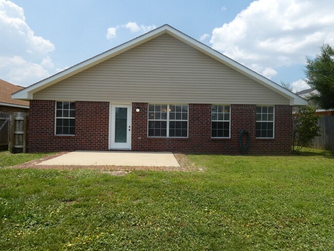 Building Photo - Charming Brick Home - Jaimee's Ridge