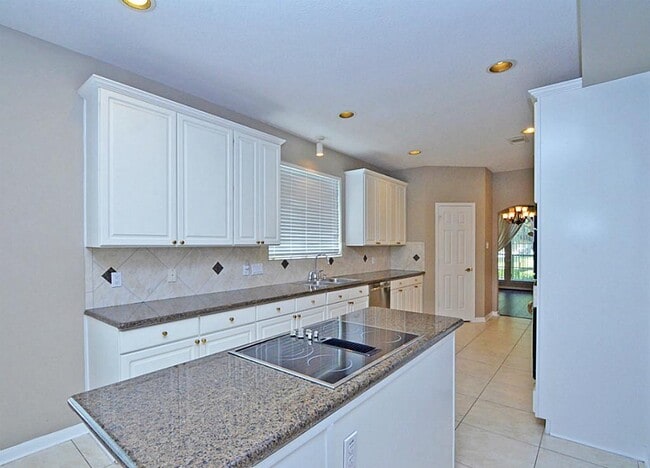 Building Photo - 523 Crestridge Dr