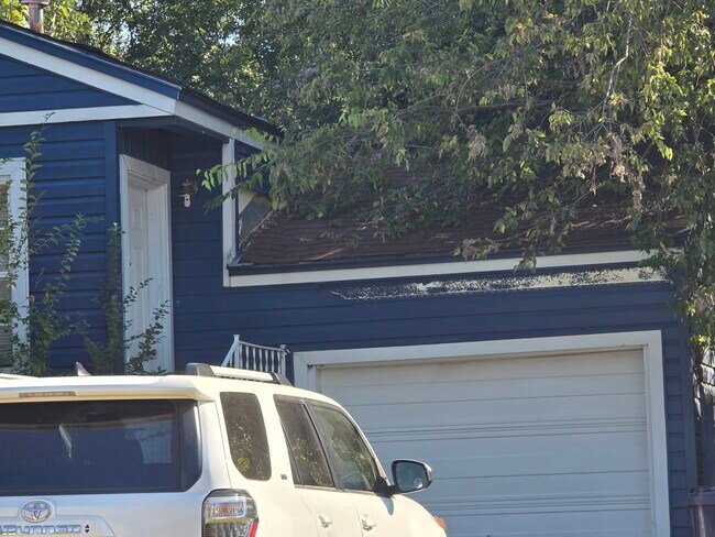 Building Photo - 3100 NW 33rd St