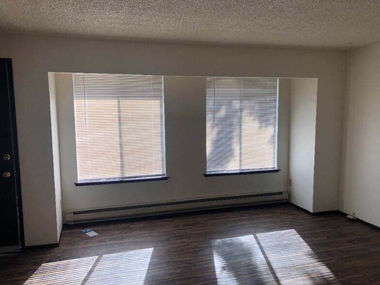 Building Photo - 950 SW Harrier Cir