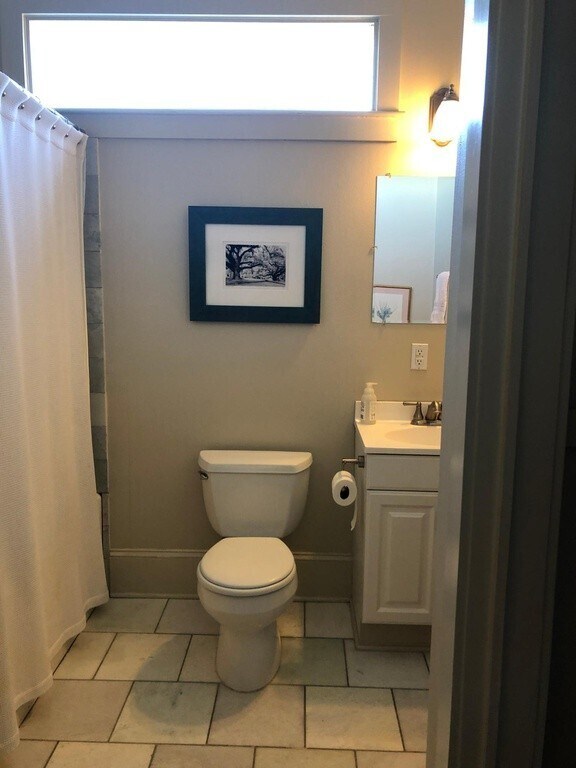 Building Photo - 6050 Laurel St