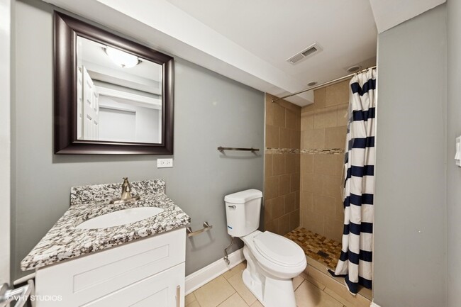 Building Photo - 4229 S Prairie Ave