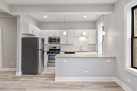 Building Photo - Updated, Spacious 3bd/2bth Avail 6/1!