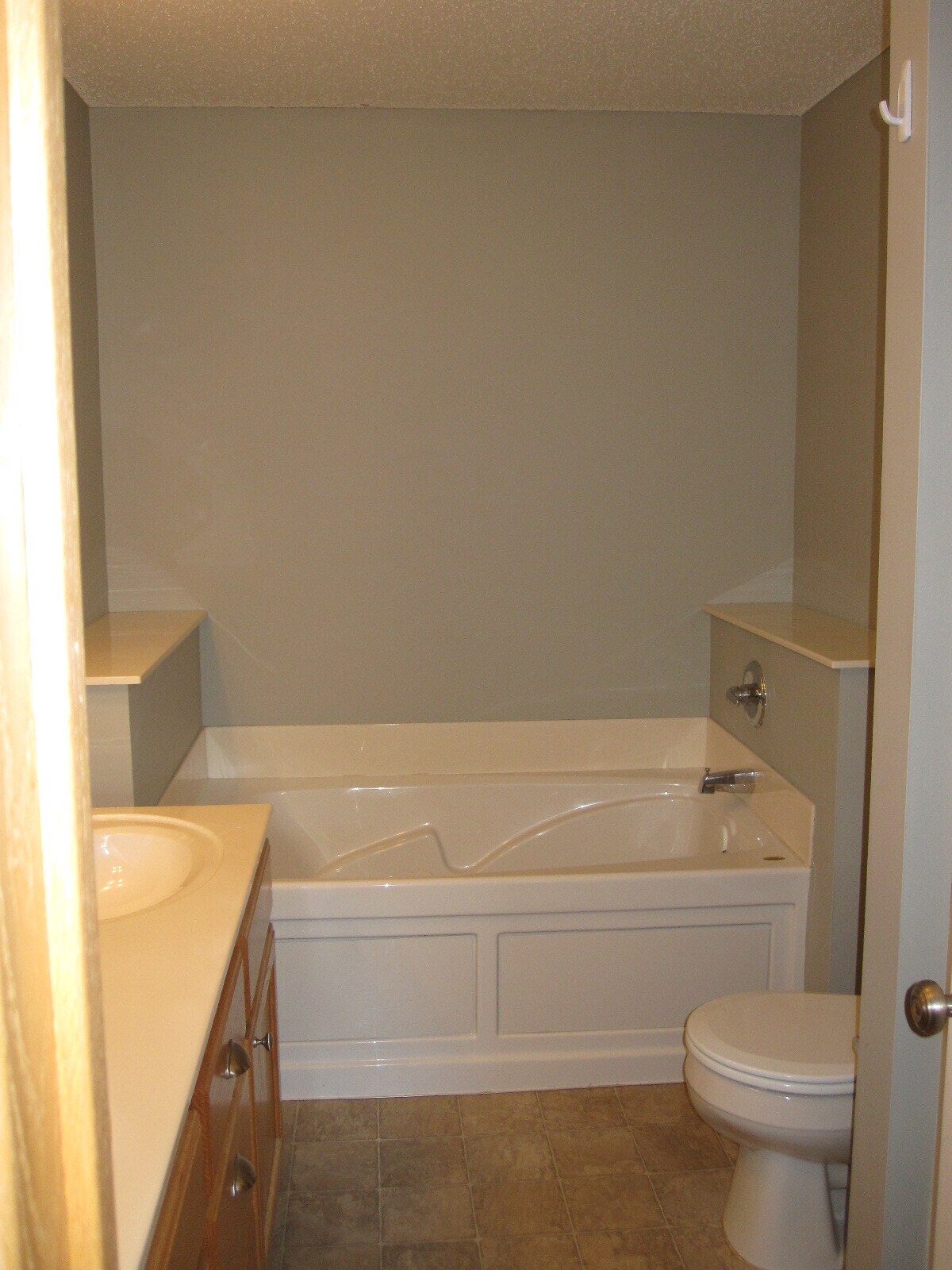 Building Photo - 3553 Sterling Heights Dr