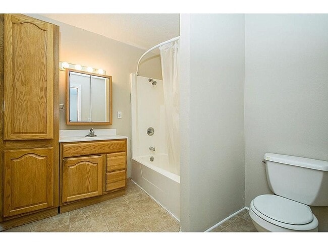 Building Photo - 709 Pleasant View Dr