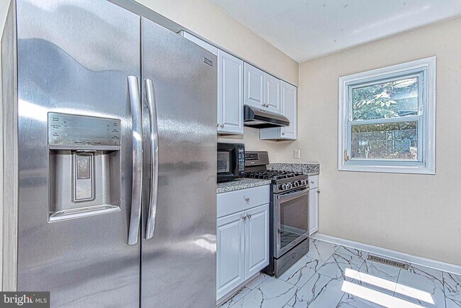 Building Photo - 8467 Ivy Glen Ct