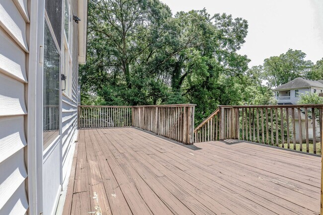 Building Photo - 507 Boulevard NE
