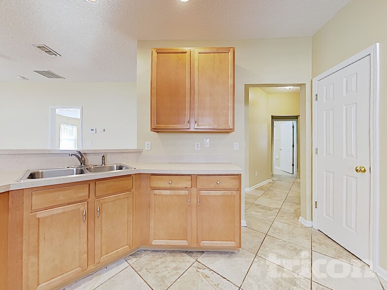 Building Photo - 1043 Moosehead Dr