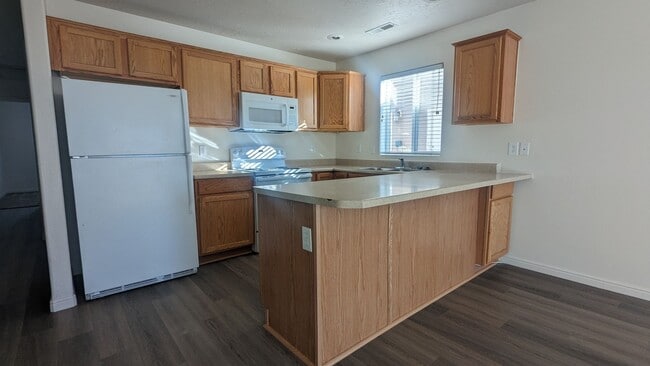 Building Photo - 2115 N 550 W