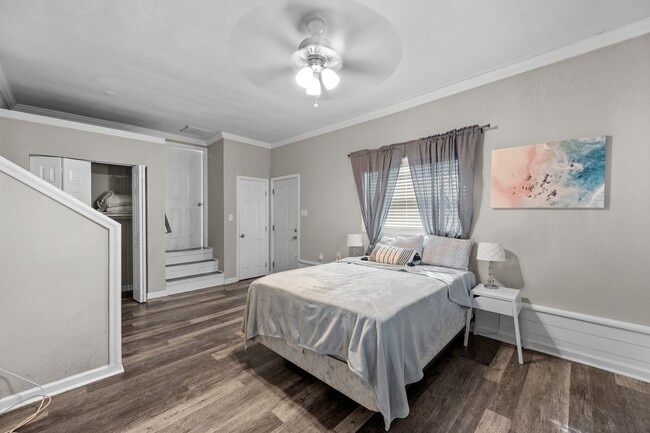 Building Photo - Spacious 4-Bedroom Home with Modern Updates