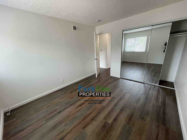 Building Photo - House With Paved Side Yard and Spacious Backyard in Pinole Now Available!!