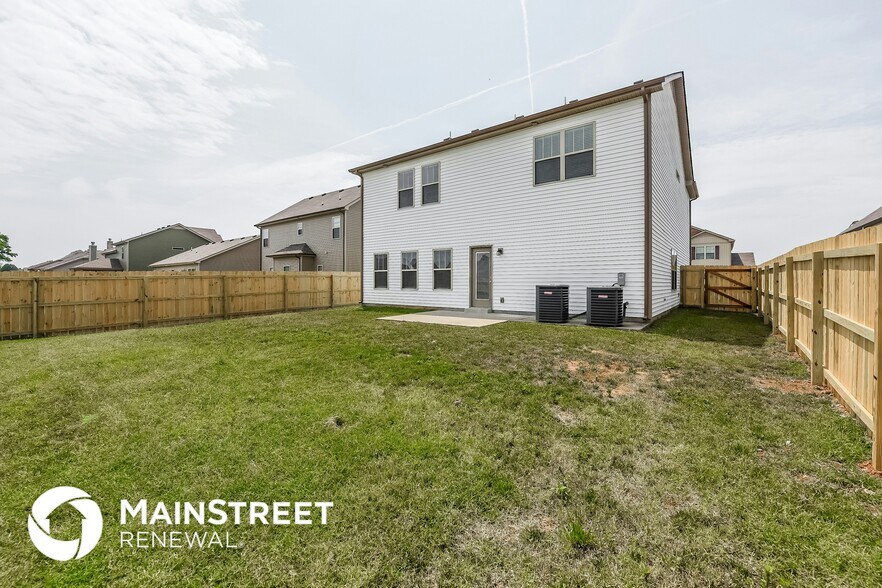 Building Photo - 3372 Tourmaline Dr