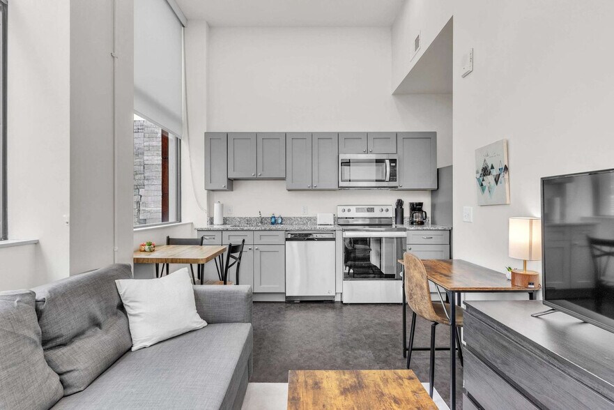 Building Photo - 800 Penn Ave