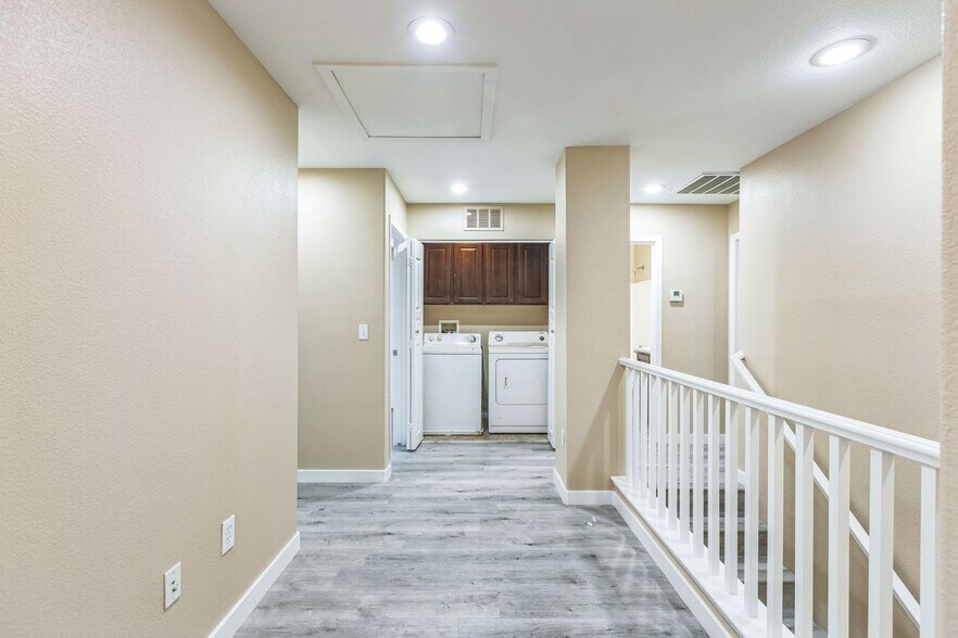 Building Photo - 8737 Brindisi Park Ave