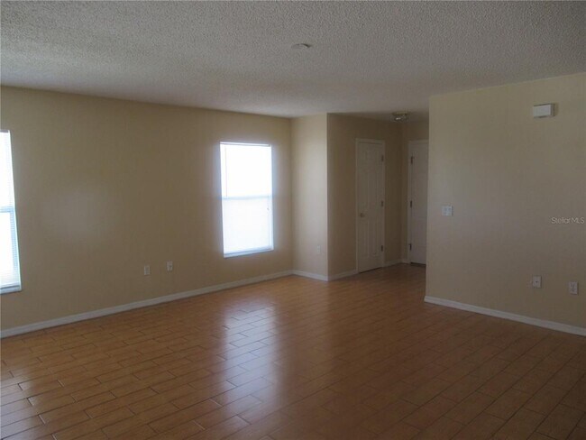 Building Photo - 249 Aster Dr