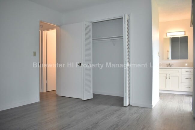 Building Photo - Enchanted Lake, Kailua 3 bedroom, 2 bath single level home.