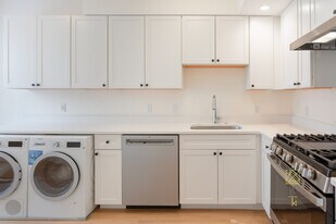 Building Photo - 5 Davis Ave