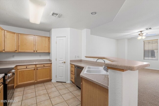 Building Photo - 15221 N Clubgate Dr
