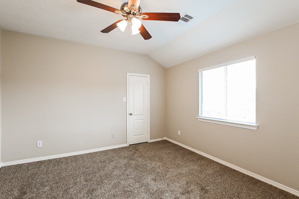 Building Photo - 2307 Siegen Dr