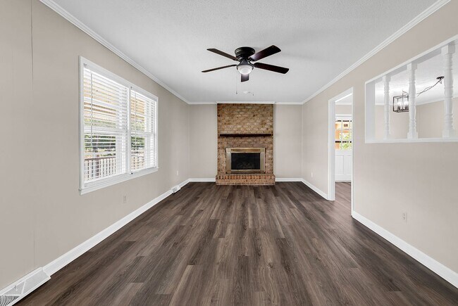 Building Photo - 1354 Rogers Rd
