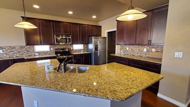 Building Photo - $2576, 5 Br/4 BA Stunning house for rent in Colorado Springs