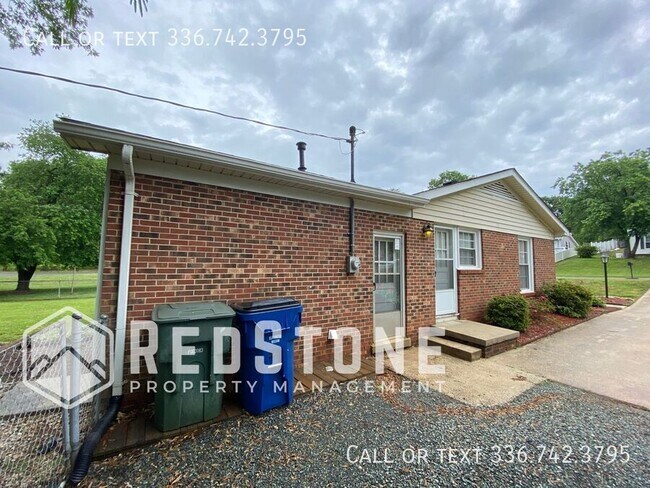 Building Photo - 330 Doggett Dr