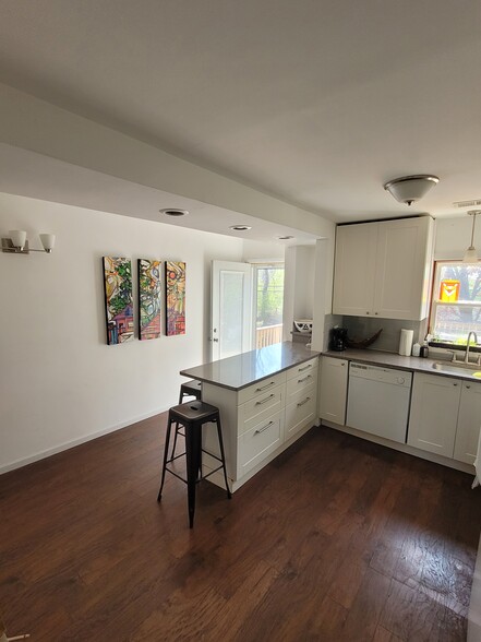 Building Photo - 4056 N Kolmar Ave
