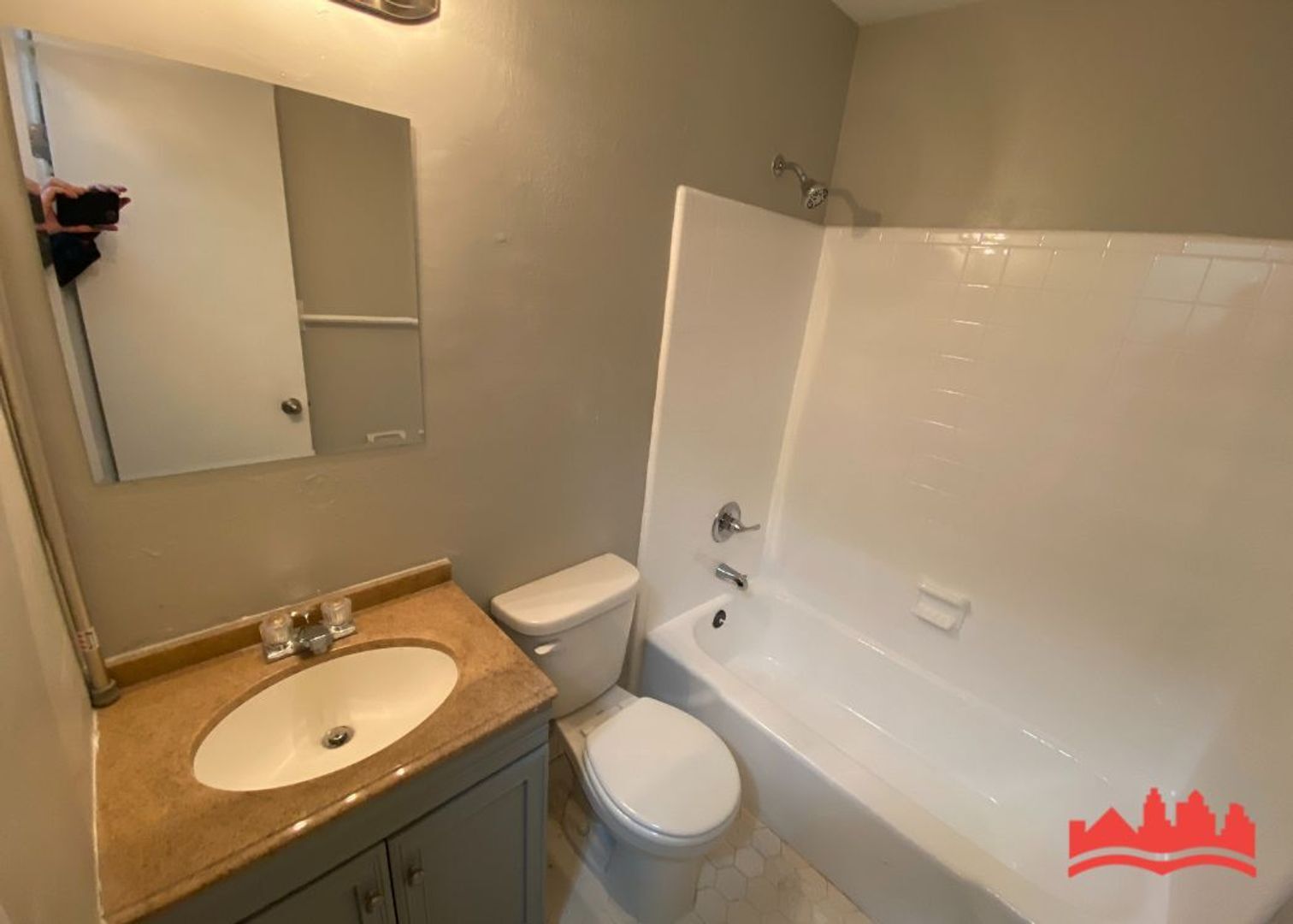 Building Photo - 5038 Applewood Dr
