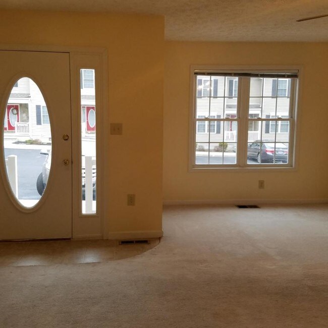 Building Photo - 78 Pinnacle Ln