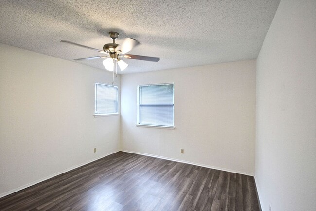 Building Photo - 663 Floral Ave