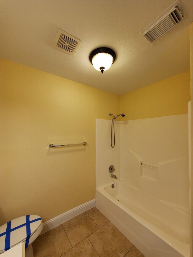 Building Photo - 1413 Bridle Path