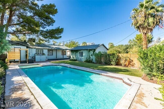 Building Photo - 1217 S 7th St