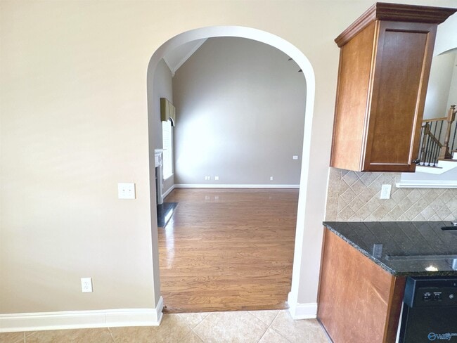 Building Photo - 126 Windridge Way SW