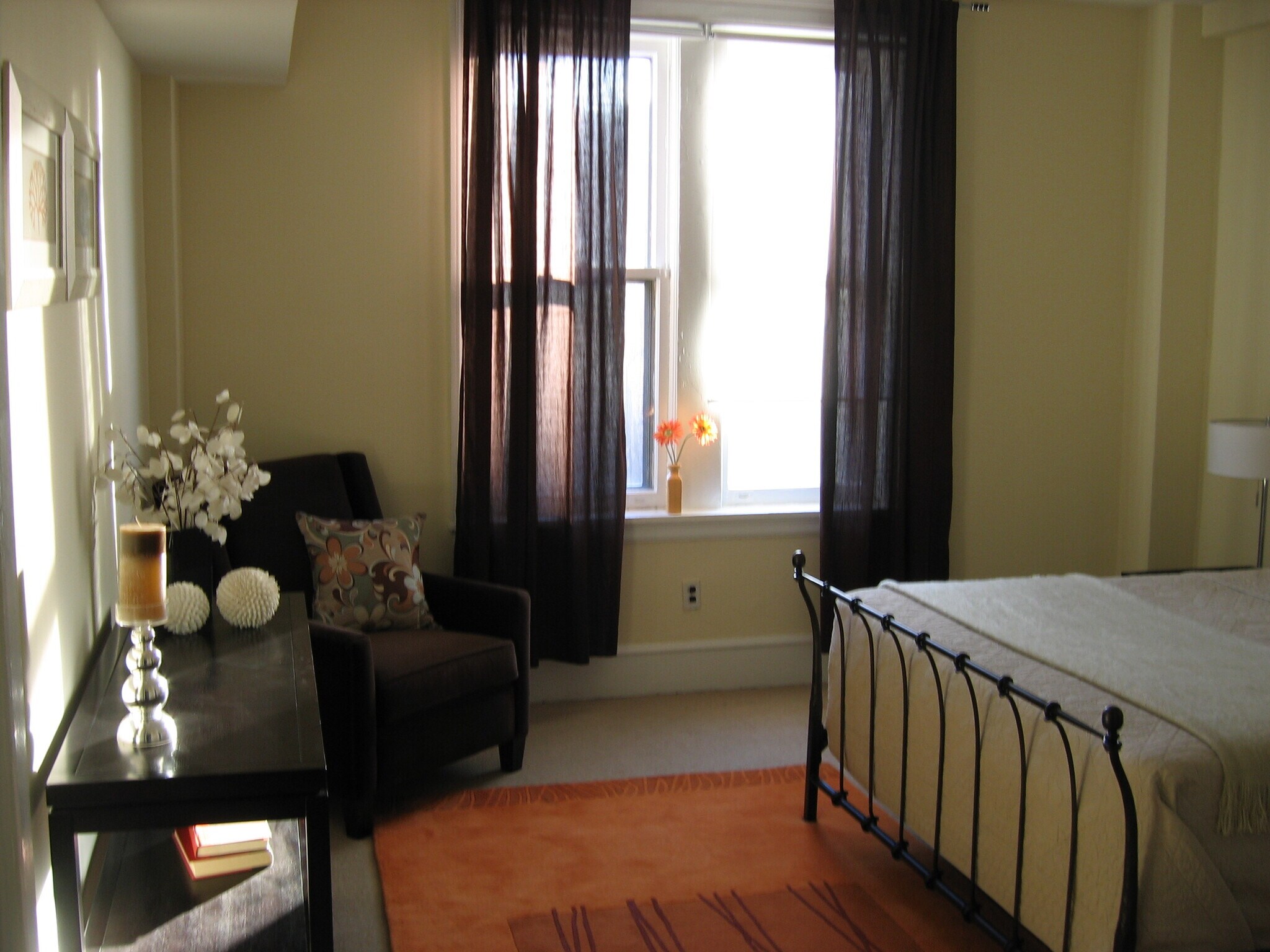 Building Photo - 2201 Chestnut St