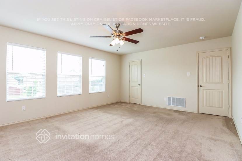 Building Photo - 2300 Bray Village Dr