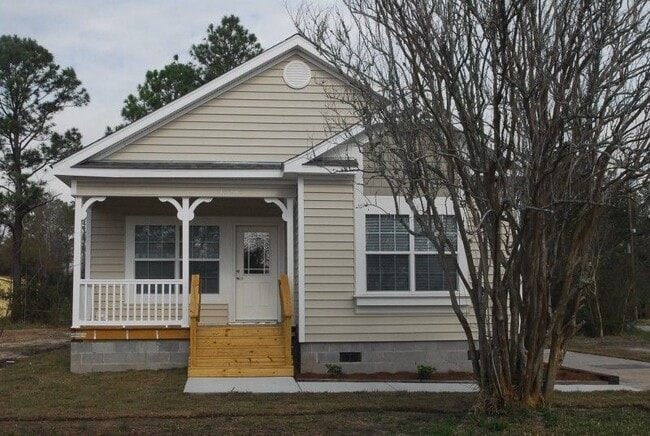 Building Photo - 15340 6th St