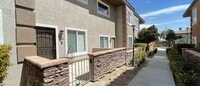 Building Photo - 10519 Hedge View Ave