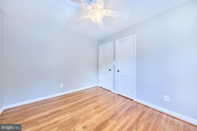 Building Photo - 2319 Riverview Terrace