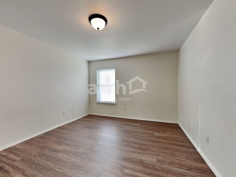 Building Photo - 161 Spring Branch Loop