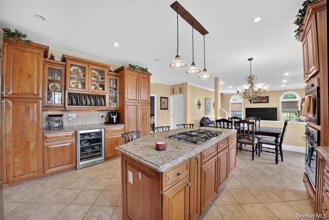 Building Photo - 36 Deangelis Dr