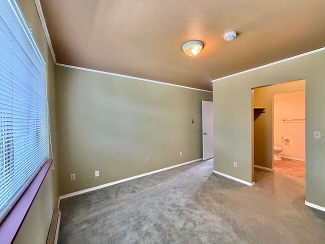 Building Photo - Affordable 2bed/2bath Condo Close to Everything