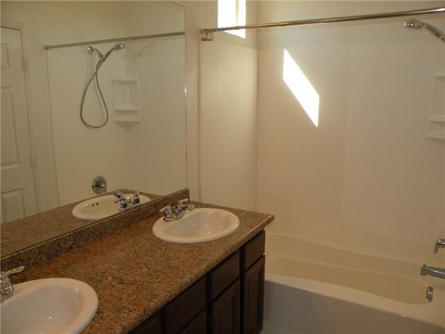 Master Bath 3rd Floor - 2525 Cranston Dr