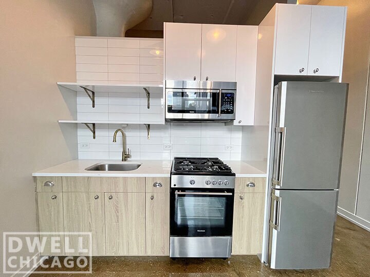 Building Photo - 152 W Huron St