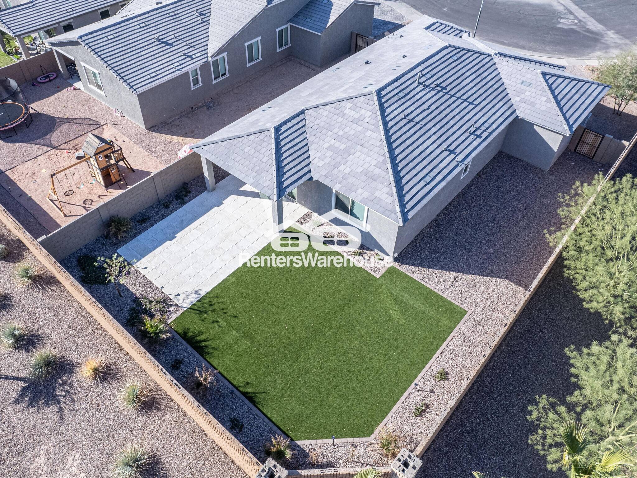 Building Photo - 1241 E Gabrilla Dr