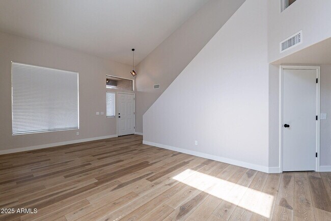 Building Photo - 15885 W Apache St